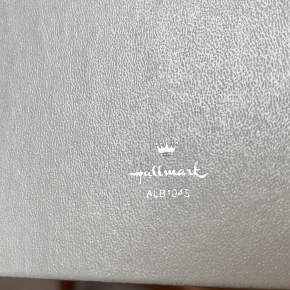 Vintage Hallmark Keepsake Embossed White Photo Album 1984 - Picture 2 of 6